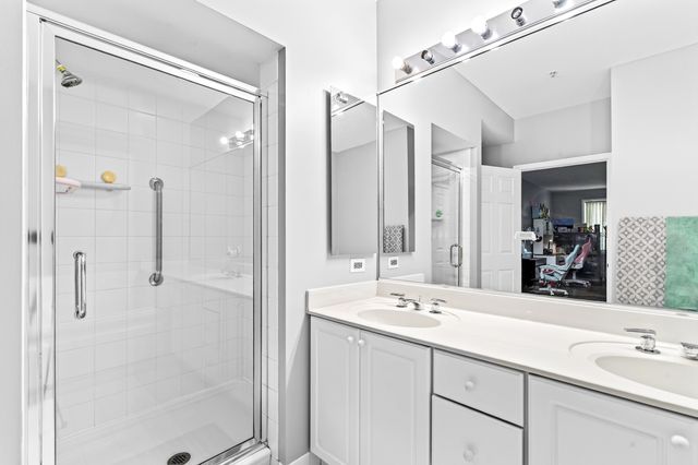 7410 Lincoln Avenue B, Skokie, IL 60076