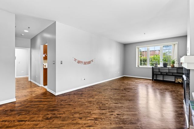 7410 Lincoln Avenue B, Skokie, IL 60076