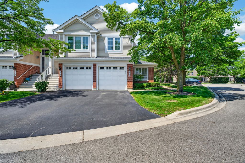 7410 Lincoln Avenue B, Skokie, IL 60076