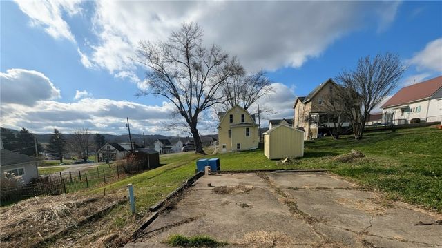 305 Central Ave, Chicora Boro, PA 16025