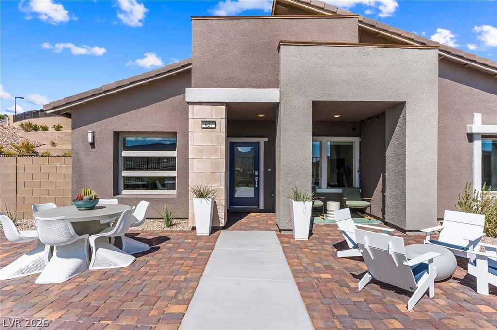 924 Kings Cliff Lane, Las Vegas, NV 89138 — photo 2