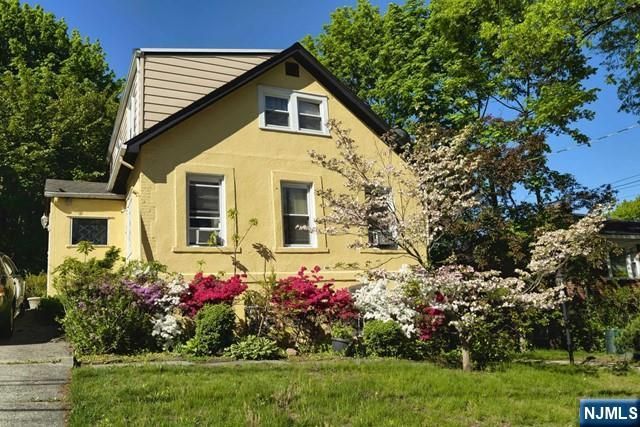 416 Washington Terrace, Leonia, NJ 07605
