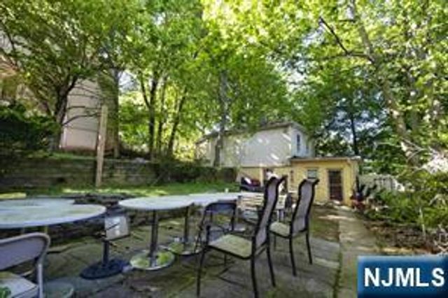416 Washington Terrace, Leonia, NJ 07605