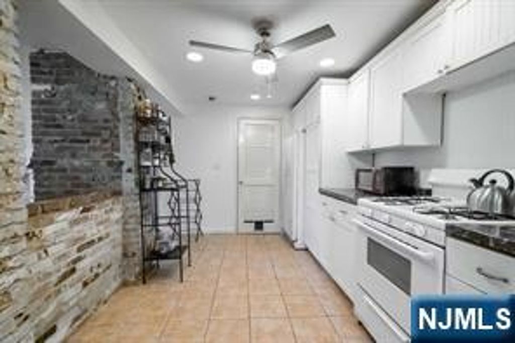 416 Washington Terrace, Leonia, NJ 07605