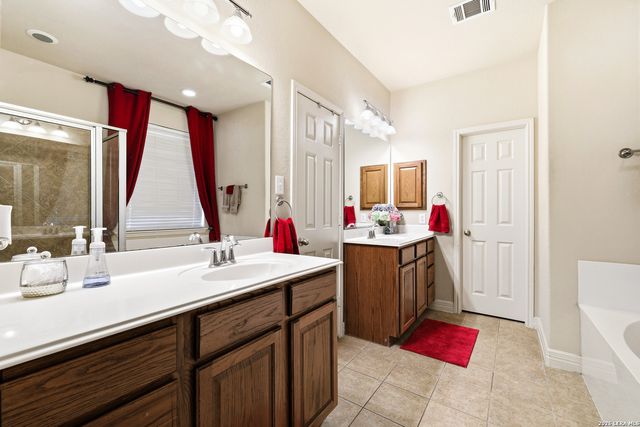 418 Blue Springs, San Antonio, TX 78260