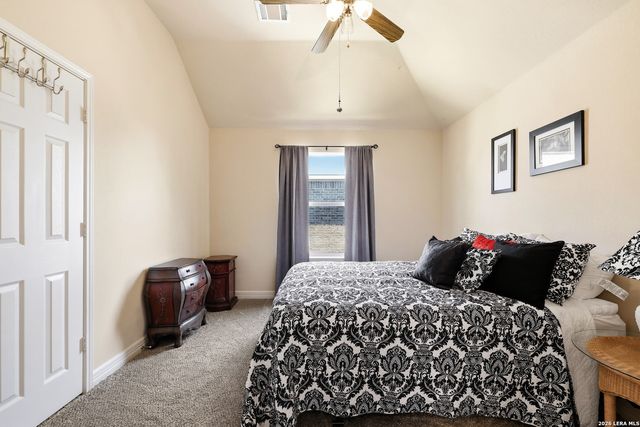 418 Blue Springs, San Antonio, TX 78260