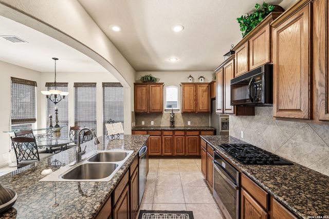 418 Blue Springs, San Antonio, TX 78260