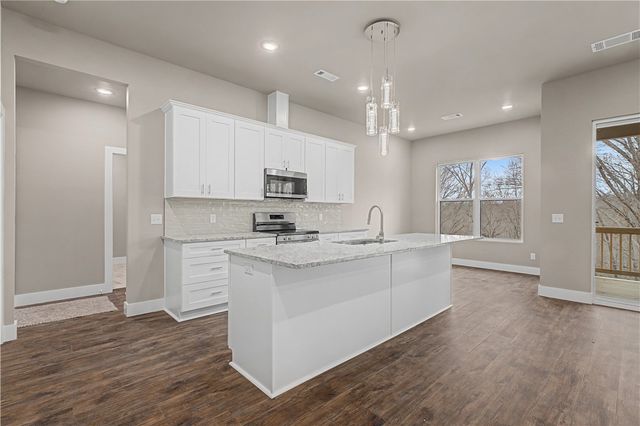 2 Celtic Lane, Bella Vista, AR 72714