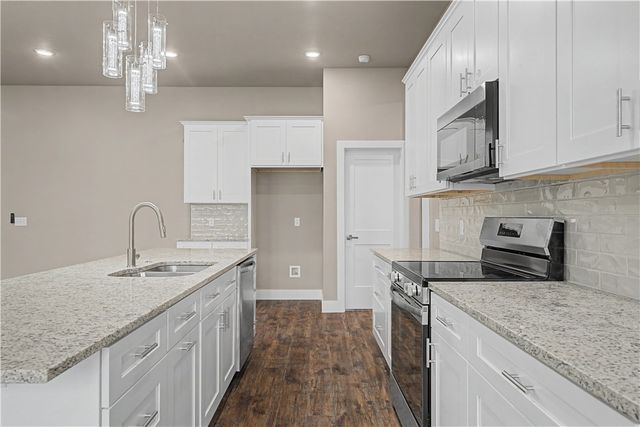 2 Celtic Lane, Bella Vista, AR 72714