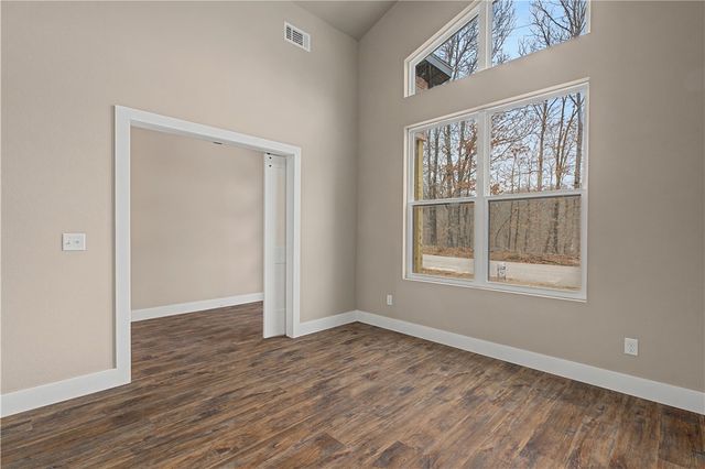 2 Celtic Lane, Bella Vista, AR 72714