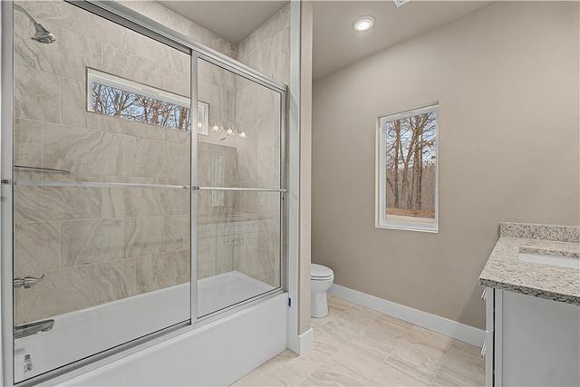 2 Celtic Lane, Bella Vista, AR 72714