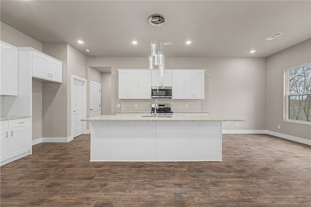 2 Celtic Lane, Bella Vista, AR 72714