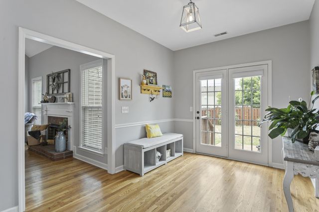 1024 Persimmon Dr, Spring Hill, TN 37174