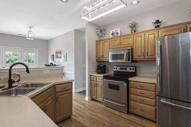1024 Persimmon Dr, Spring Hill, TN 37174