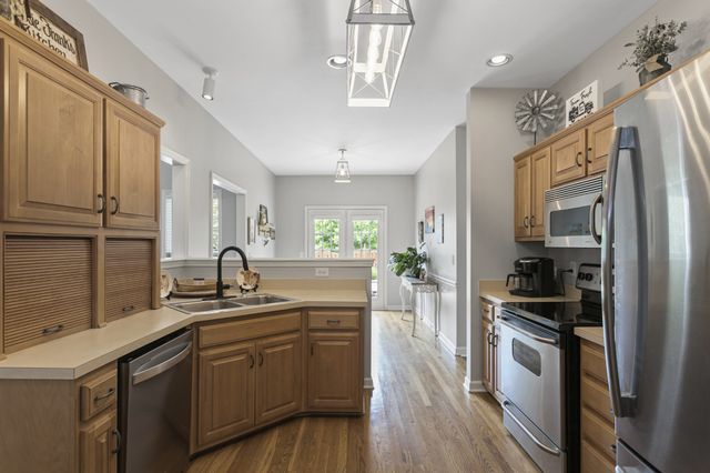 1024 Persimmon Dr, Spring Hill, TN 37174