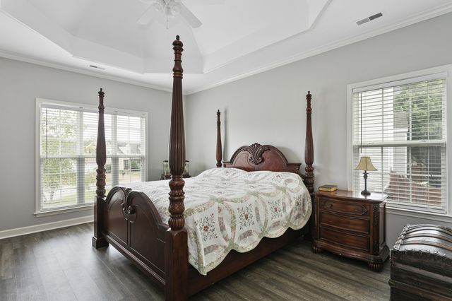 1024 Persimmon Dr, Spring Hill, TN 37174