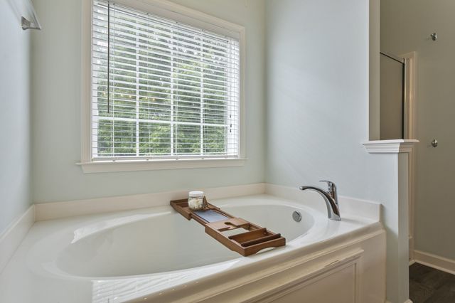 1024 Persimmon Dr, Spring Hill, TN 37174