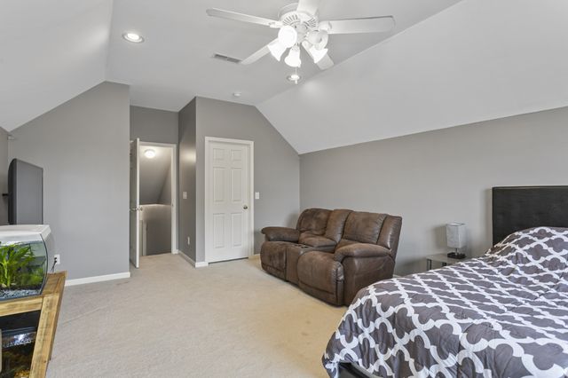 1024 Persimmon Dr, Spring Hill, TN 37174