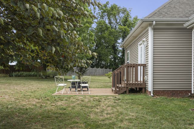 1024 Persimmon Dr, Spring Hill, TN 37174