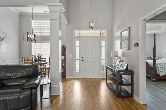 1024 Persimmon Dr, Spring Hill, TN 37174