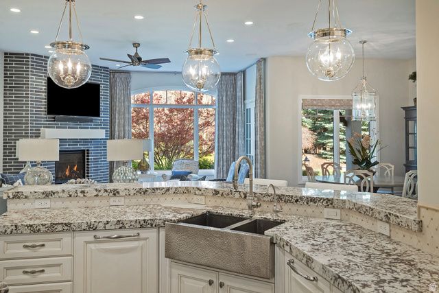 602 N QUAIL HOLLOW LN, Alpine, UT 84004