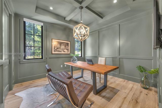 44 S Beach Rd, Hobe Sound, FL 33455