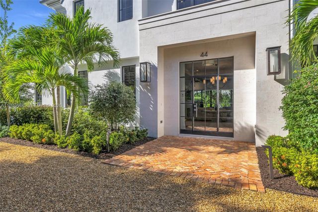 44 S Beach Rd, Hobe Sound, FL 33455