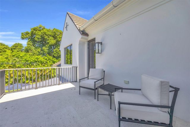 44 S Beach Rd, Hobe Sound, FL 33455