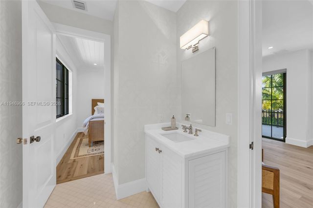 44 S Beach Rd, Hobe Sound, FL 33455