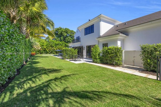 44 S Beach Rd, Hobe Sound, FL 33455