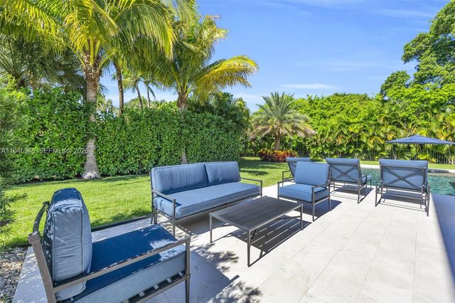 44 S Beach Rd, Hobe Sound, FL 33455