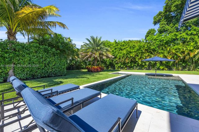 44 S Beach Rd, Hobe Sound, FL 33455