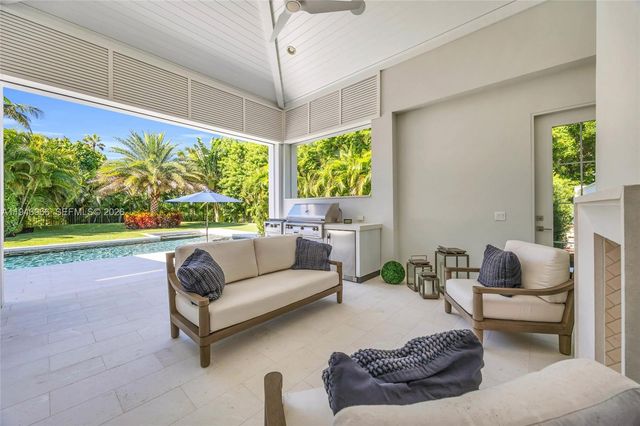 44 S Beach Rd, Hobe Sound, FL 33455