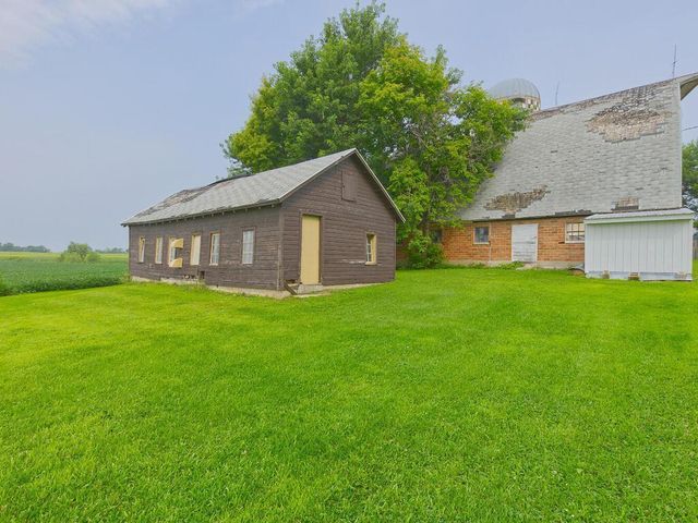 10864 117th Street SW, Winsted, MN 55395