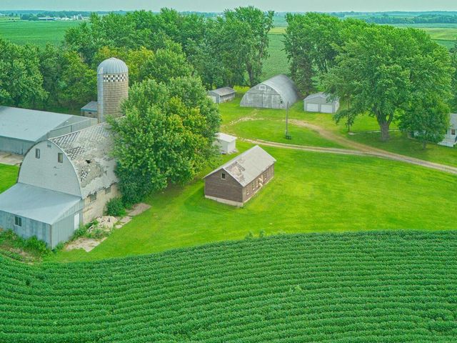 10864 117th Street SW, Winsted, MN 55395