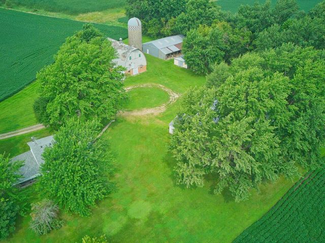 10864 117th Street SW, Winsted, MN 55395