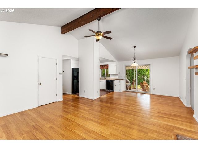 11064 Se MARKET St, Portland, OR 97216