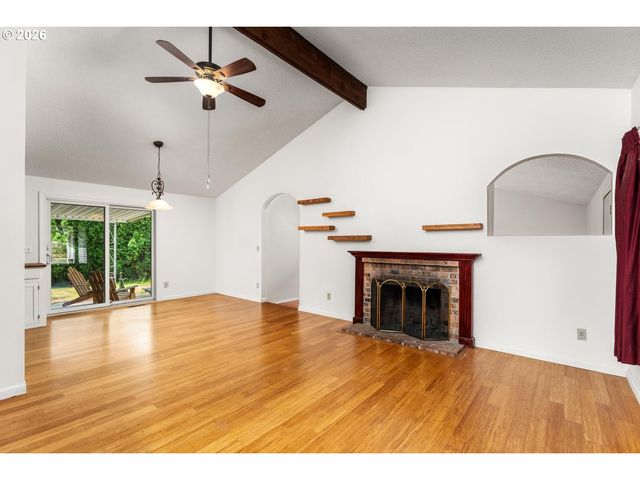 11064 Se MARKET St, Portland, OR 97216