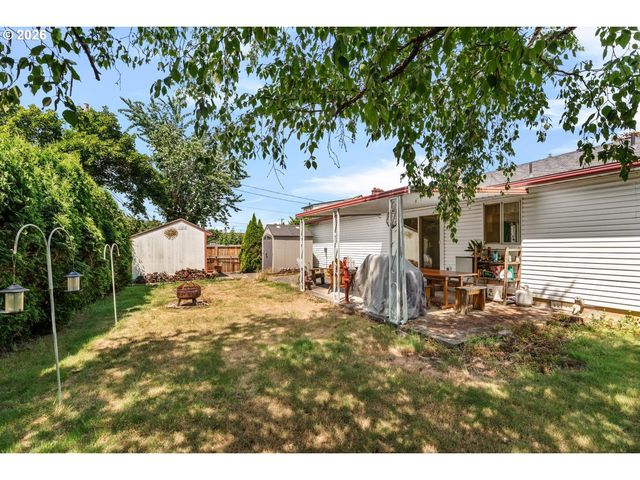 11064 Se MARKET St, Portland, OR 97216