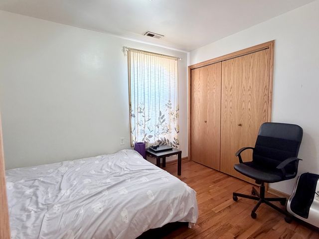 4024 S Artesian Avenue, Chicago, IL 60632