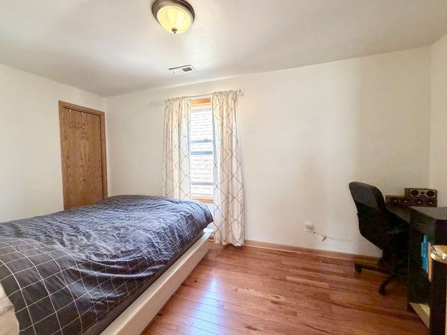 4024 S Artesian Avenue, Chicago, IL 60632