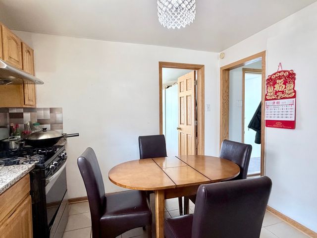 4024 S Artesian Avenue, Chicago, IL 60632