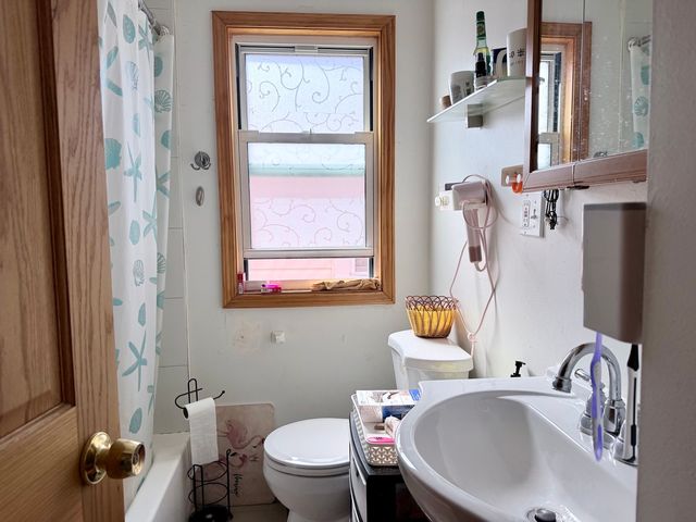 4024 S Artesian Avenue, Chicago, IL 60632