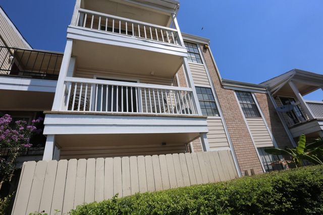 2750 Holly Hall Street 407, Houston, TX 77054