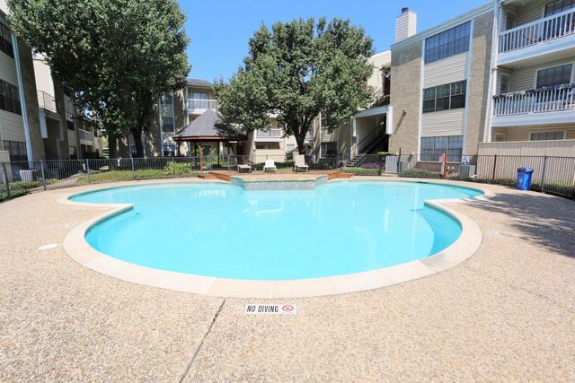 2750 Holly Hall Street 407, Houston, TX 77054