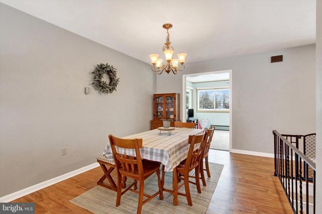 181 WOODCREST DR, Gettysburg, PA 17325