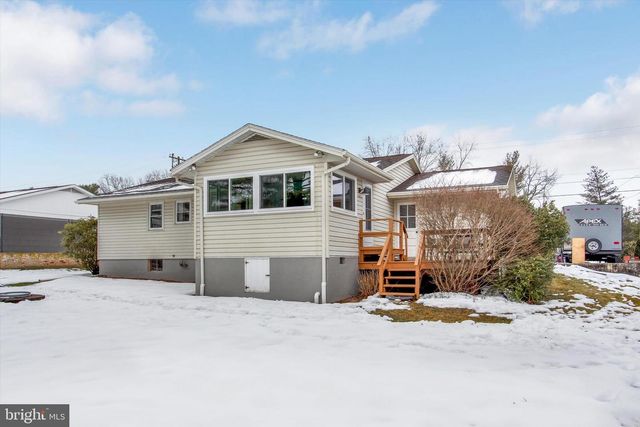 181 WOODCREST DR, Gettysburg, PA 17325