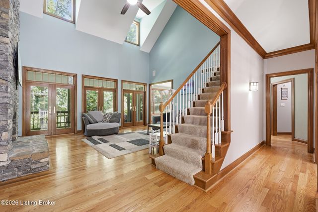 1502 Cowdrey Park Ln, Louisville, KY 40245
