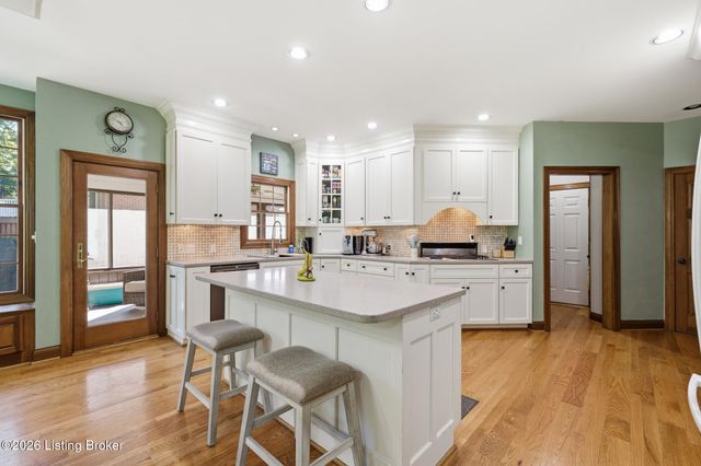 1502 Cowdrey Park Ln, Louisville, KY 40245