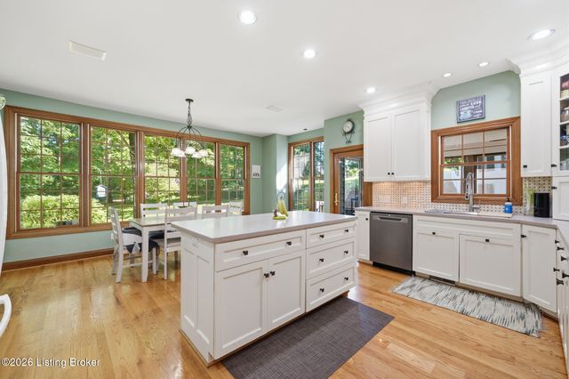 1502 Cowdrey Park Ln, Louisville, KY 40245
